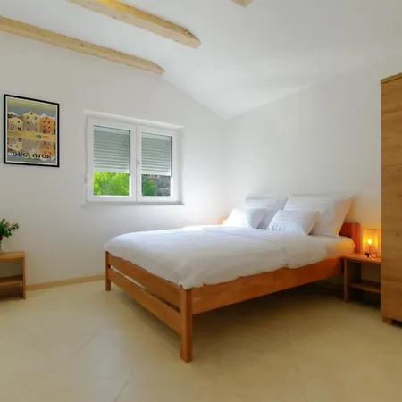 Porat Apartment Sali