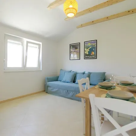 Apartment Porat *